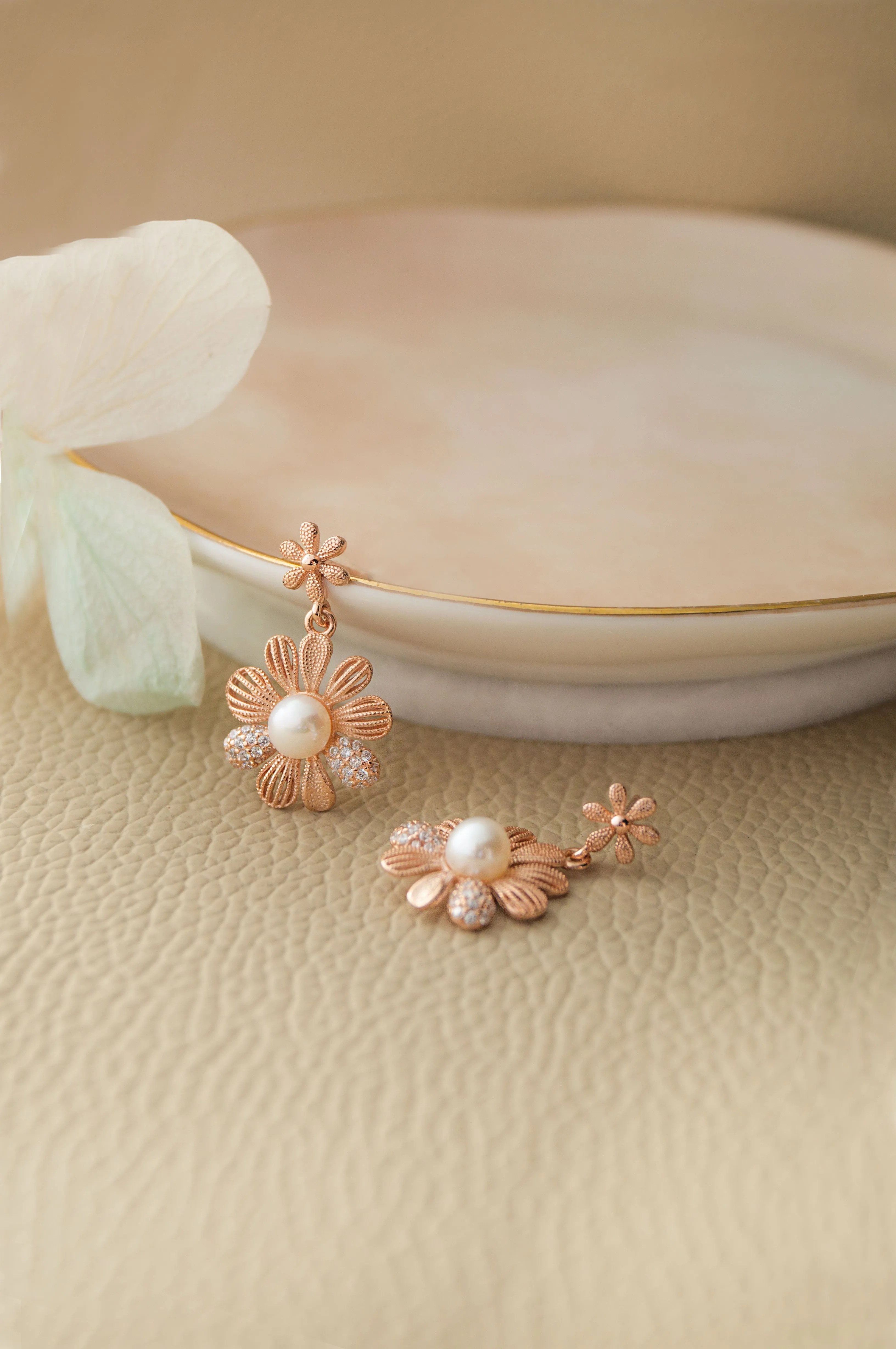 Alluring Pearl Rose Gold Plated Sterling Silver Pendant Set