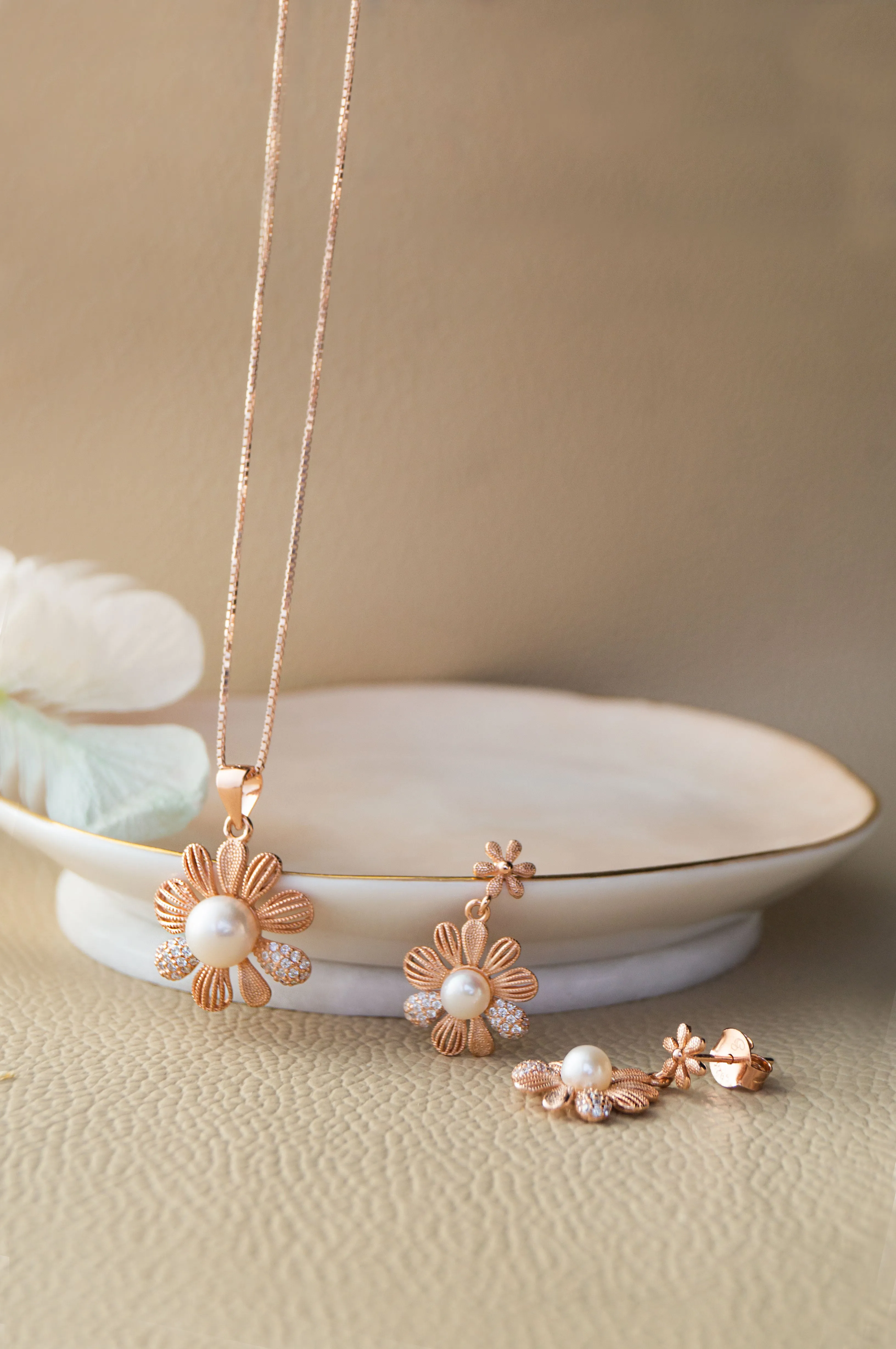 Alluring Pearl Rose Gold Plated Sterling Silver Pendant Set